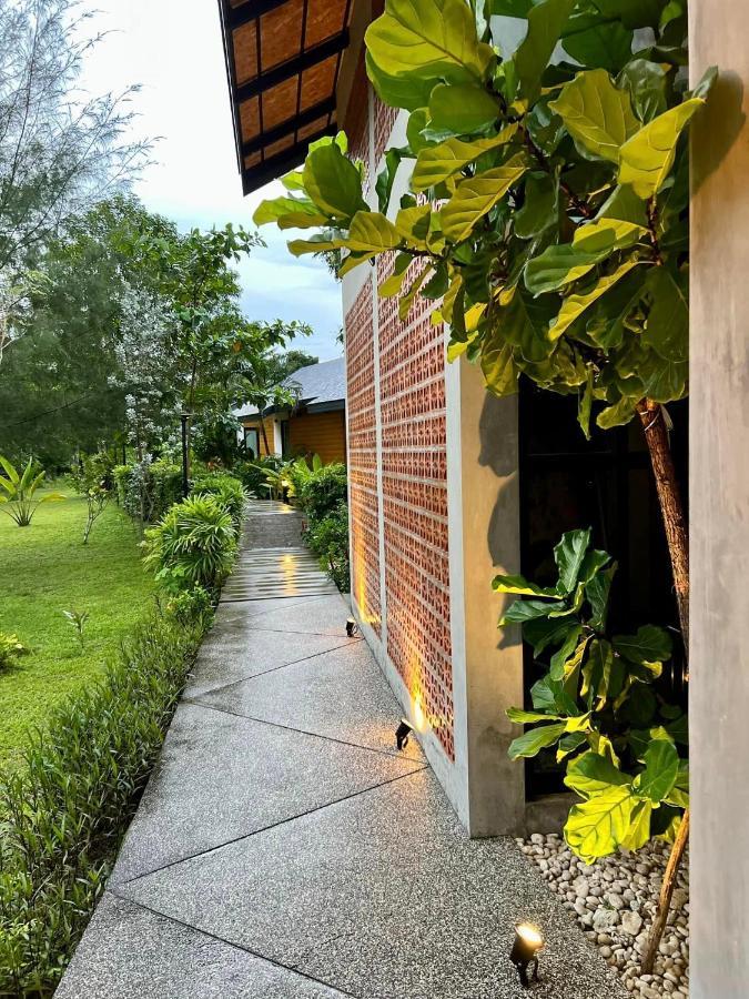The Mantra Navi Hotel Koh Lanta Exterior photo